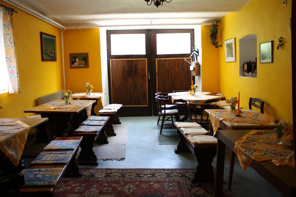 Weinbau-Gaestezimmer Martin Und Eva Maria Jamek Weissenkirchen in der Wachau Exterior foto